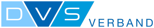 DVS VERBAND-Logo mit den Buchstaben „DVS“ in Weiß auf blauen geometrischen Formen und „VERBAND“ in blauer Schrift rechts.